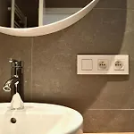 Ruim En Lichtrijk Op 100m Zee Te Apartment