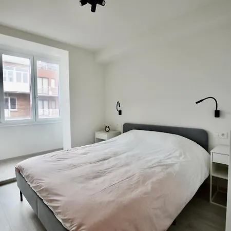 Ruim En Lichtrijk Op 100m Zee Te