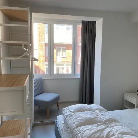 Apartment Ruim En Lichtrijk Op 100m Zee Te